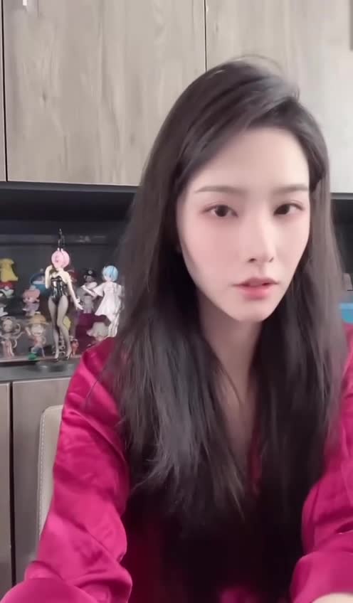 抖音直播美女模特拍摄写真摄影师故意走光 (1).MOV