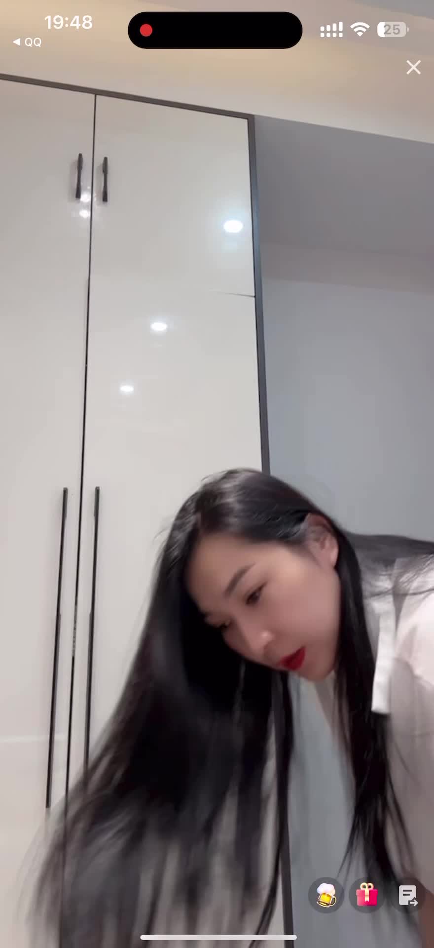 拖个地也能漏点.MP4