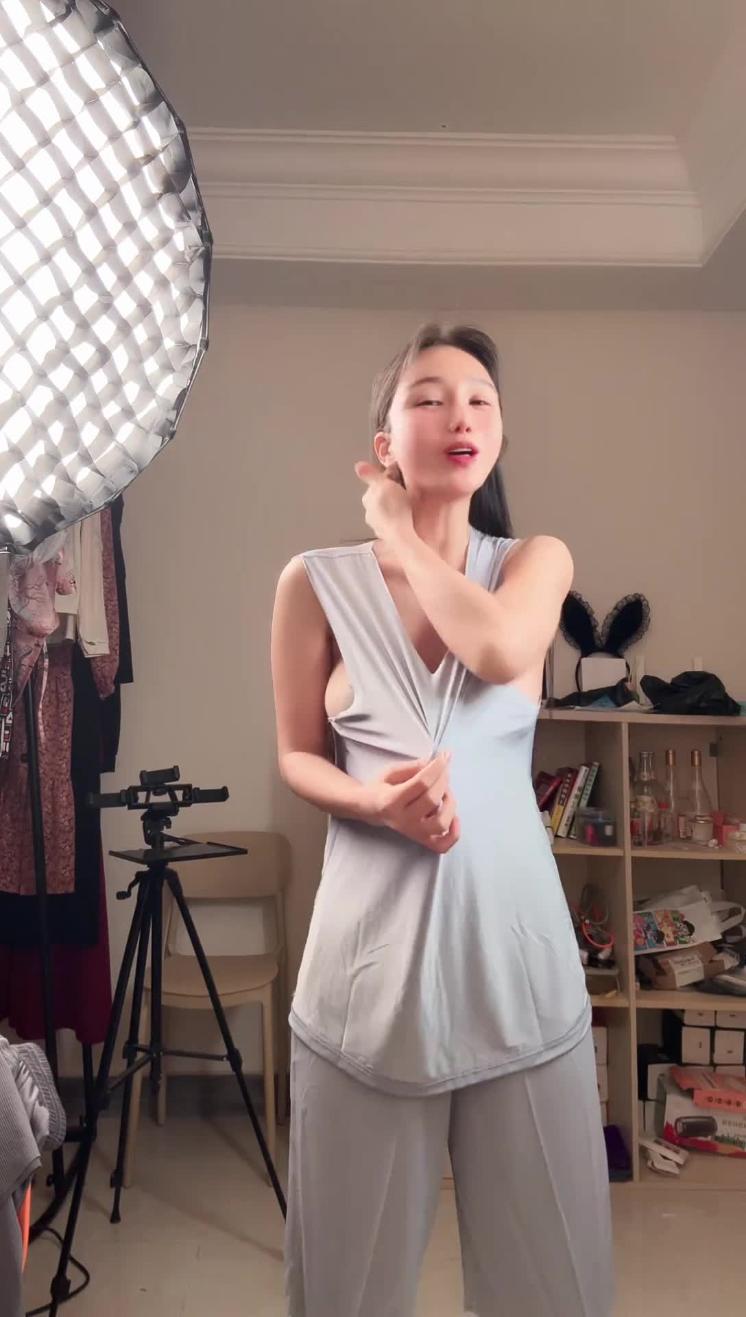 肖瑶自在_2025-04-27_23-14-23_027