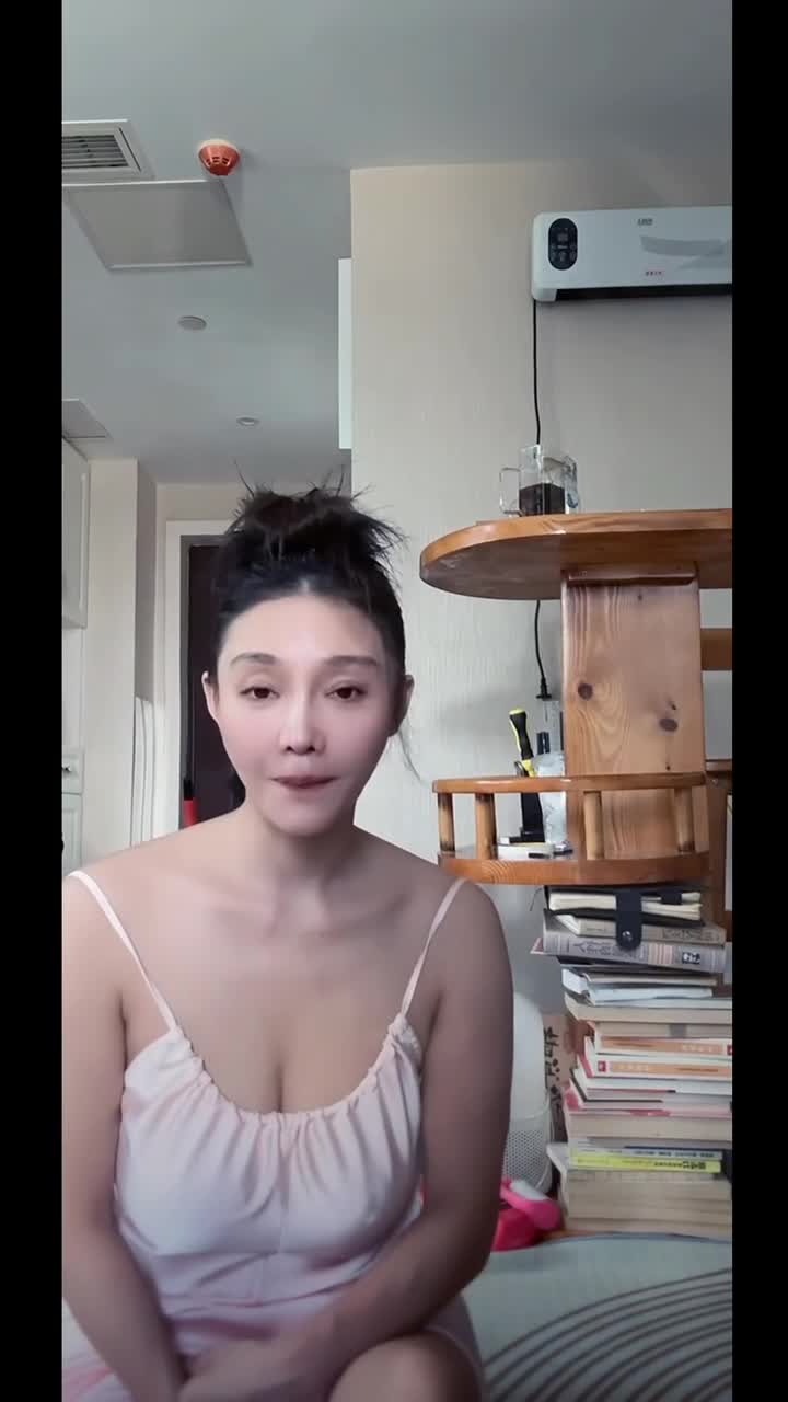 kanluping,com 免费闪现视频 (1).MP4