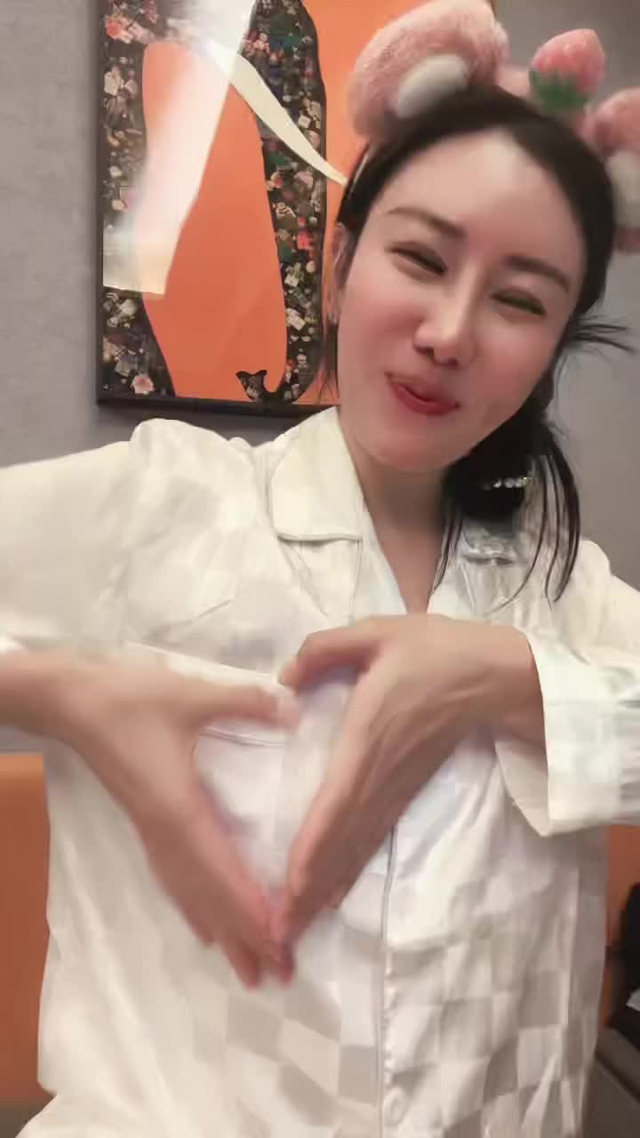 闪亮的屁灯_2025-08-17_01-42-37_103