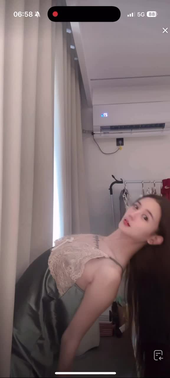 kanluping。com直播闪现视频 (103).MP4