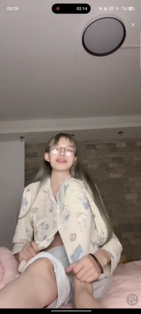 kanluping。com直播闪现视频 (80).MP4
