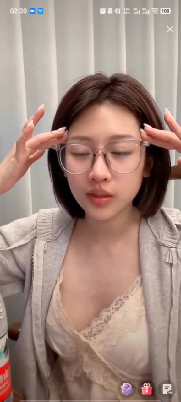 kanluping。com直播闪现视频 (81).MP4