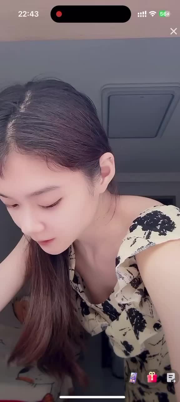 九月抖音快手走光视频 (23).MP4