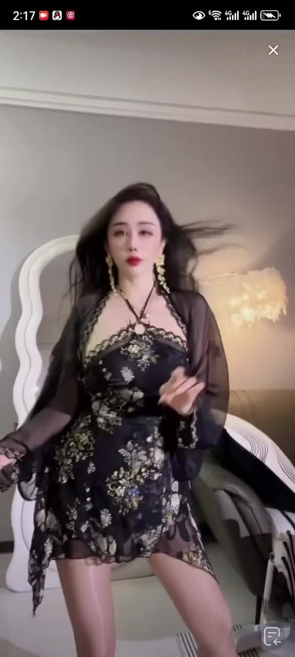 九月抖音快手走光视频 (57).MP4