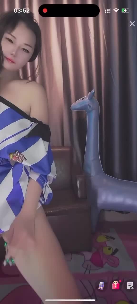 九月抖音快手走光视频 (59).MP4