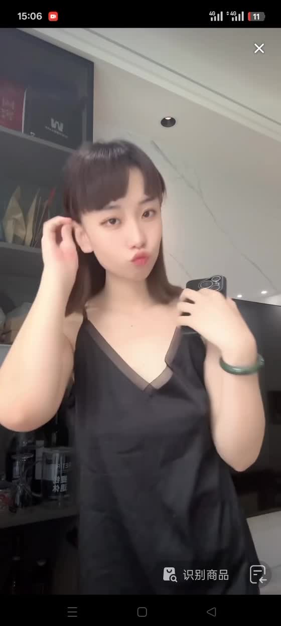 九月抖音快手走光视频 (40).MP4