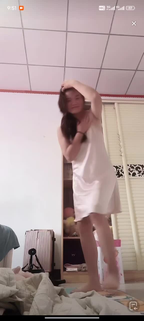 九月抖音快手走光视频 (20).MP4