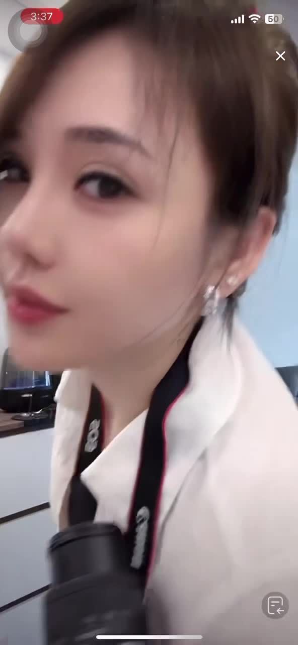 九月抖音快手走光视频 (31).MP4