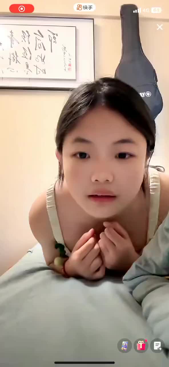 九月抖音快手走光视频 (35).MP4