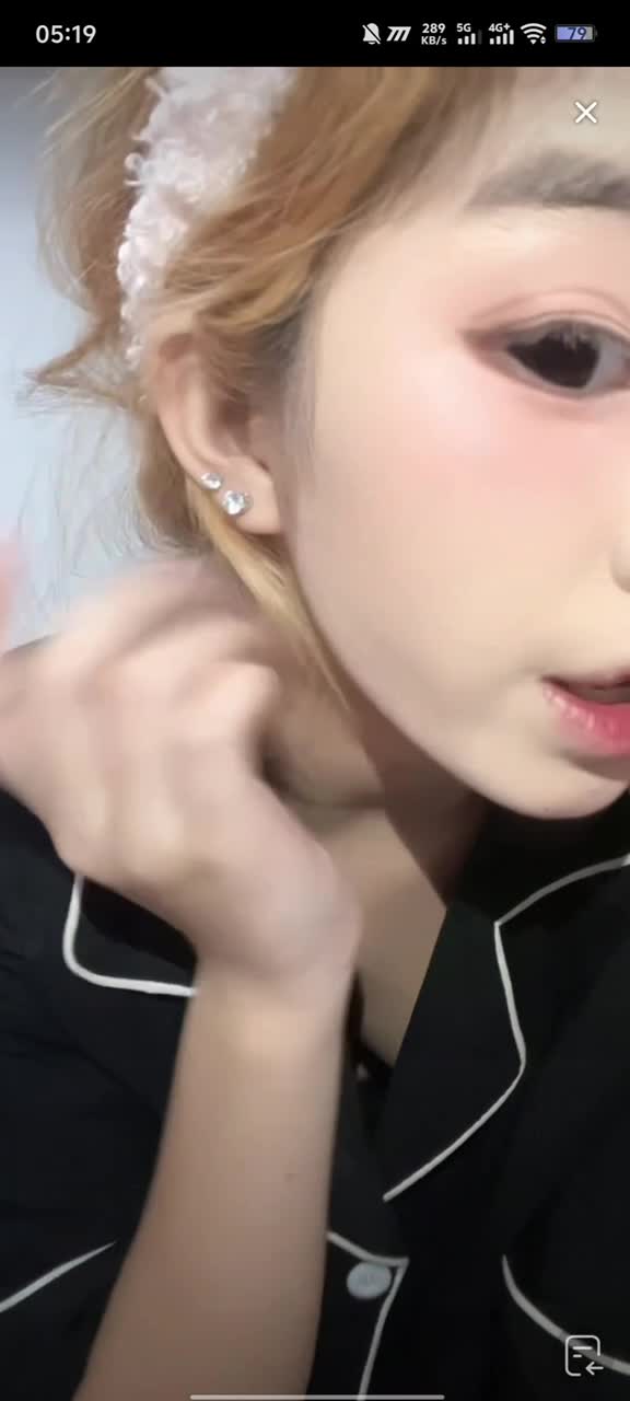 九月抖音快手走光视频 (10).MP4