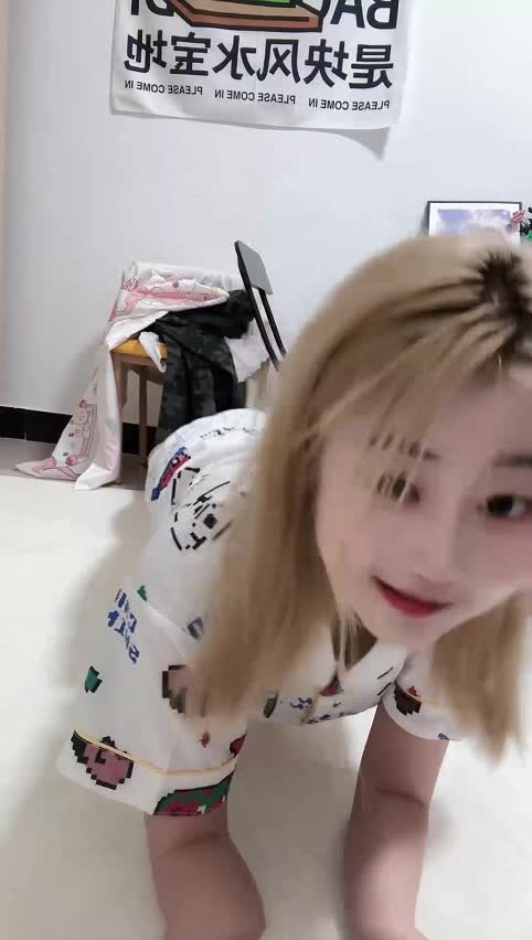 池池女王会劈叉
