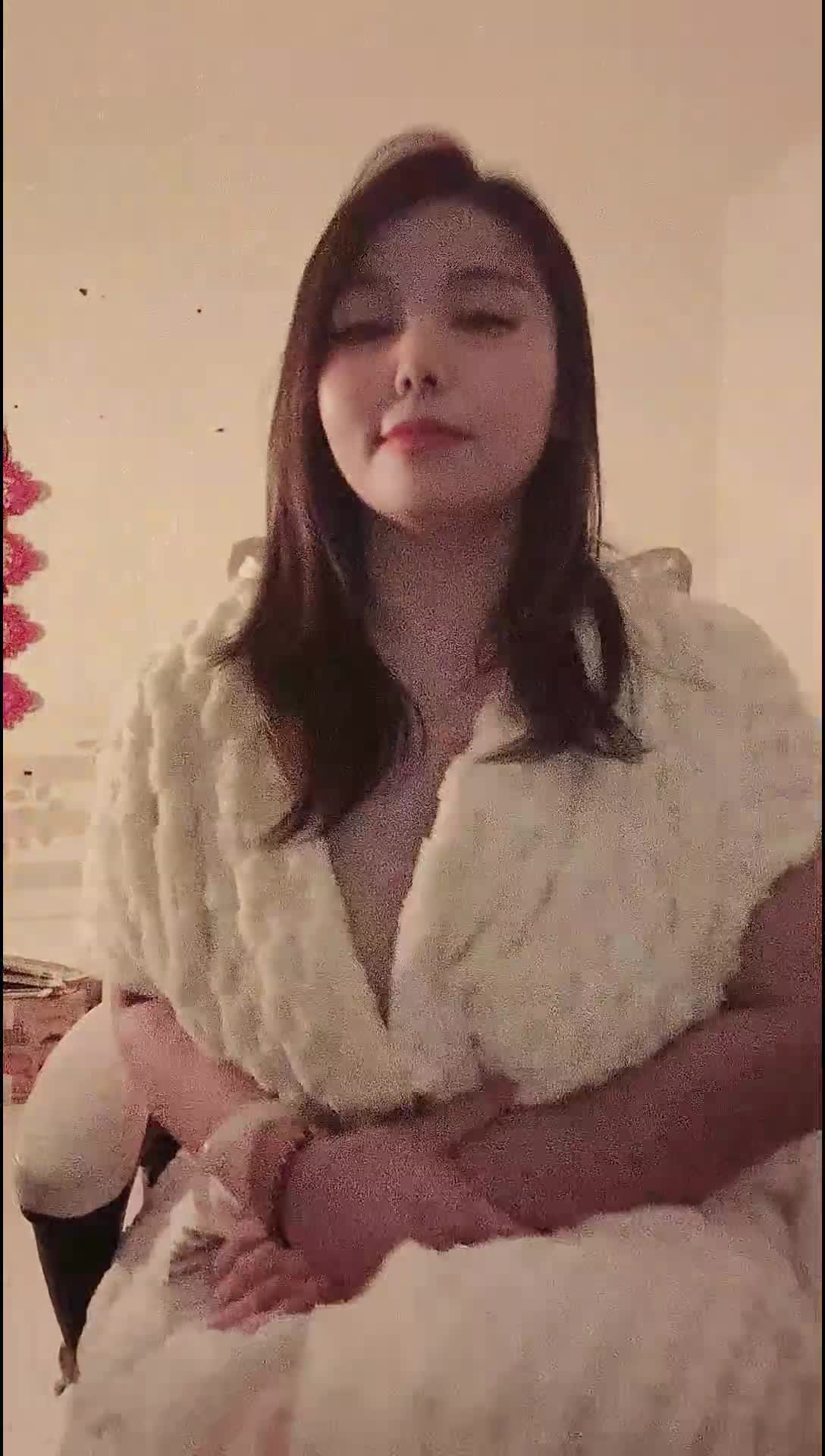 一个女人_2025-09-25_16-30-39_018