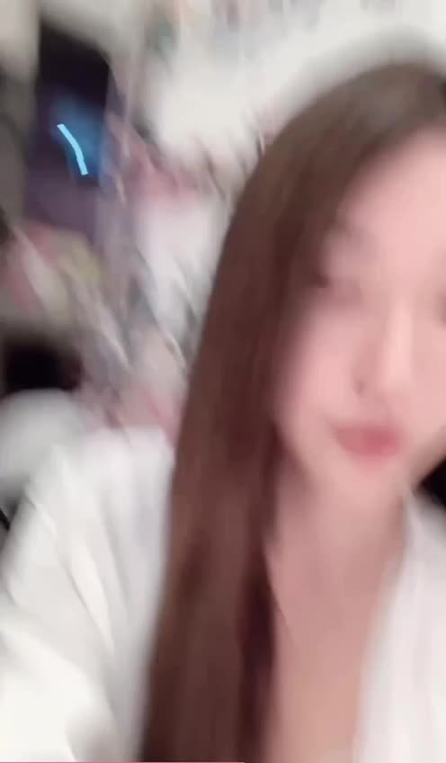a上去了 露屁股走光.MOV