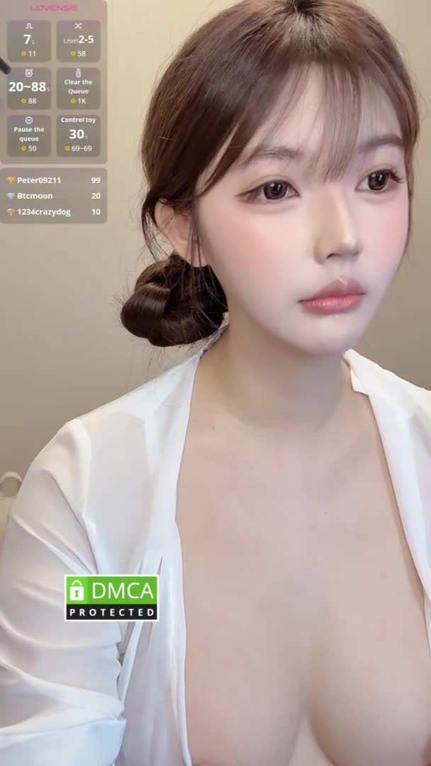 st站艾琳大尺度喷水秀 (12)