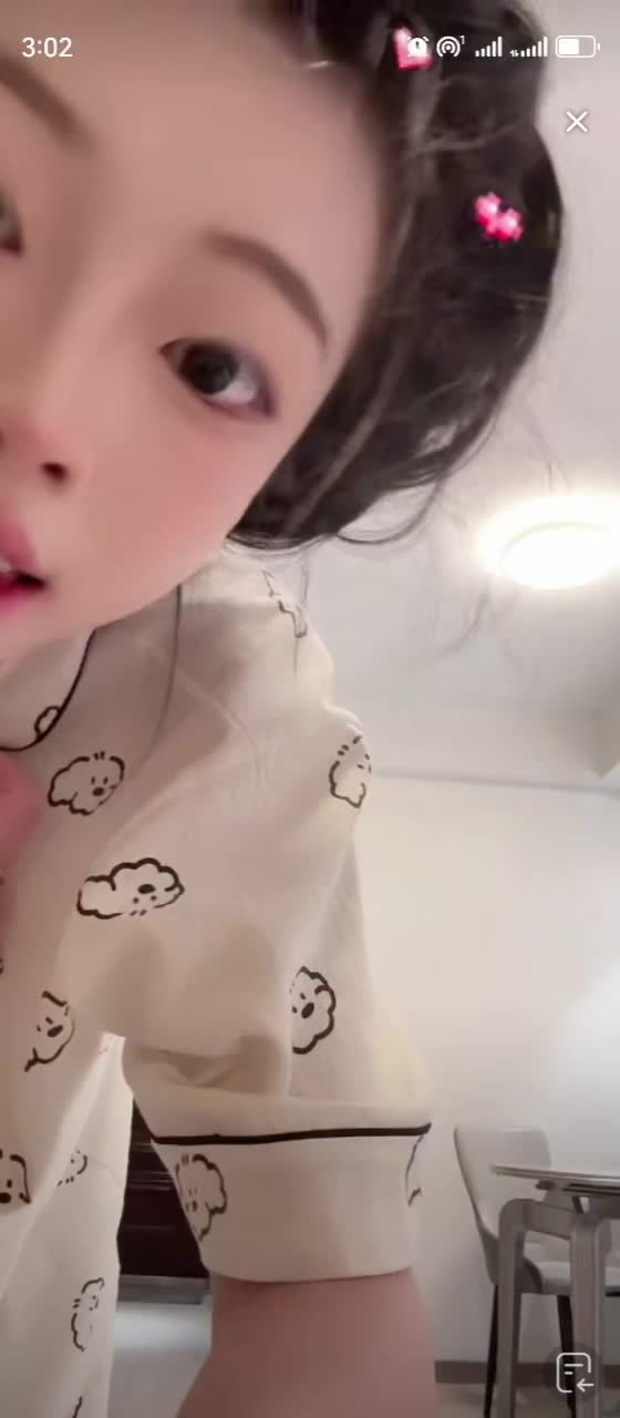 大学生走光系列真的嫩 (2).MP4