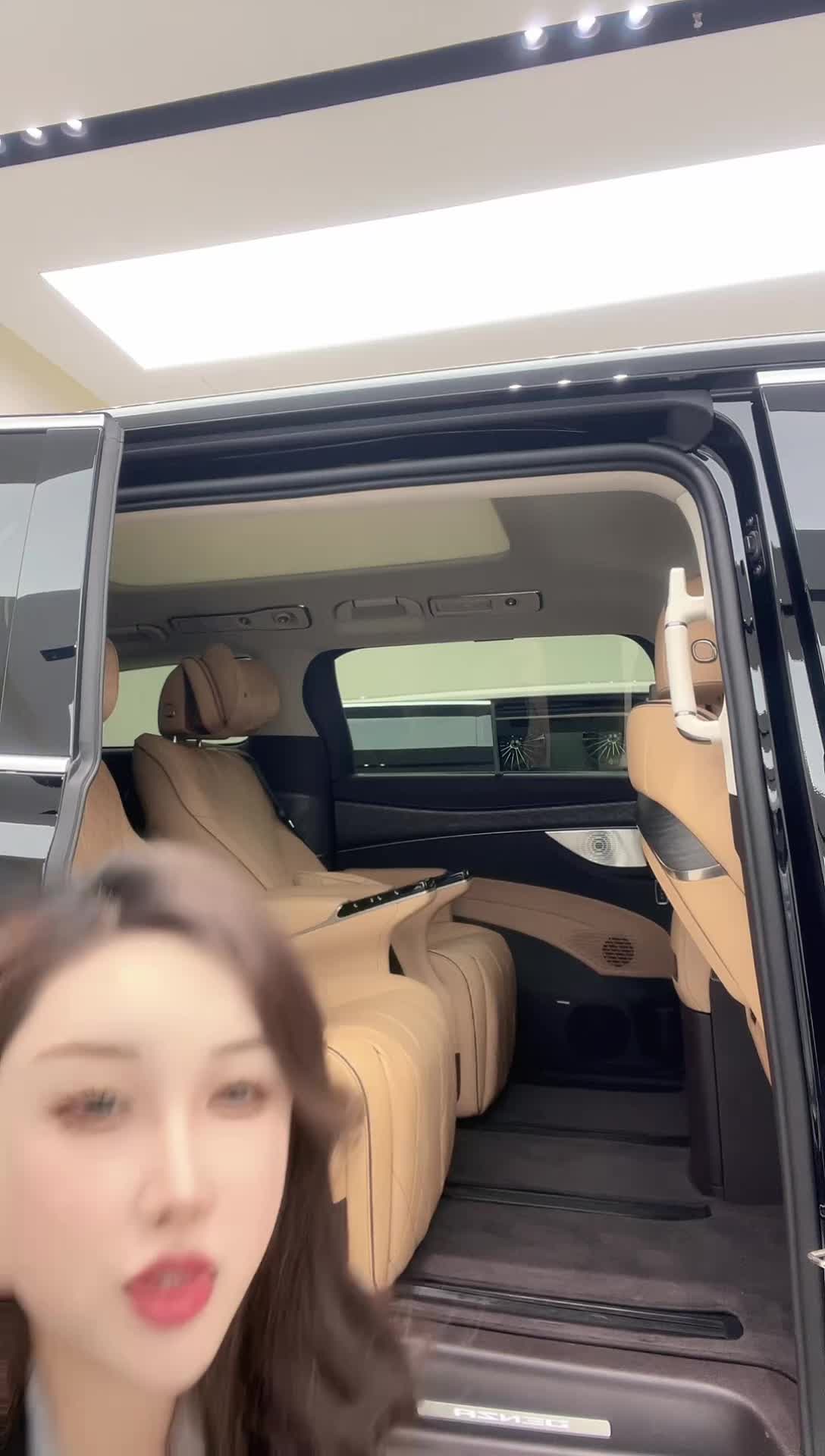 腾势汽车丨大连腾瑞行星海广场体验店2号_2025-11-18_14-42-11_046