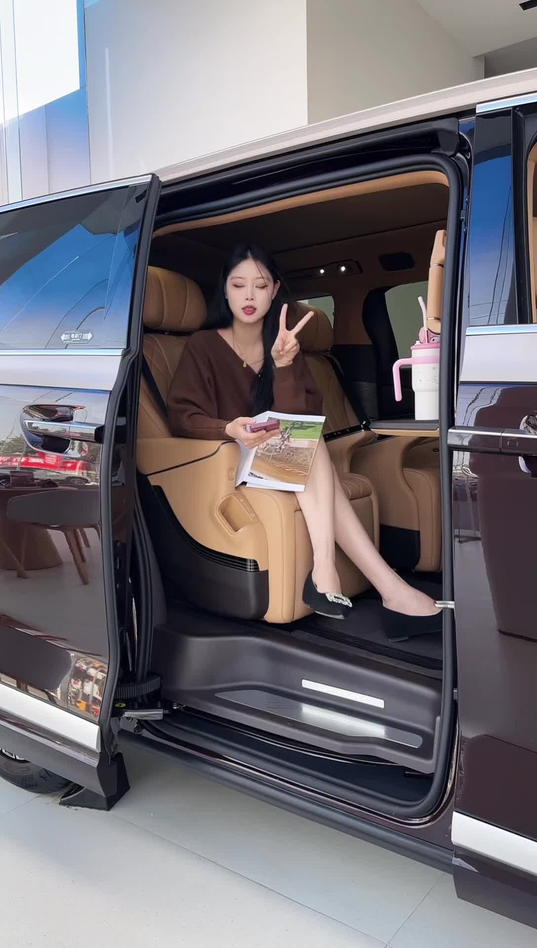 腾势汽车___驻马店威佳1号直播间_2025-11-27_10-59-48_022