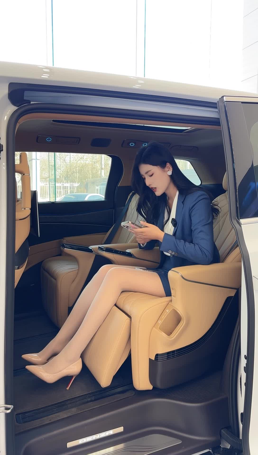 腾势汽车丨兰州腾势中心直营店_2025-11-29_10-34-47_125