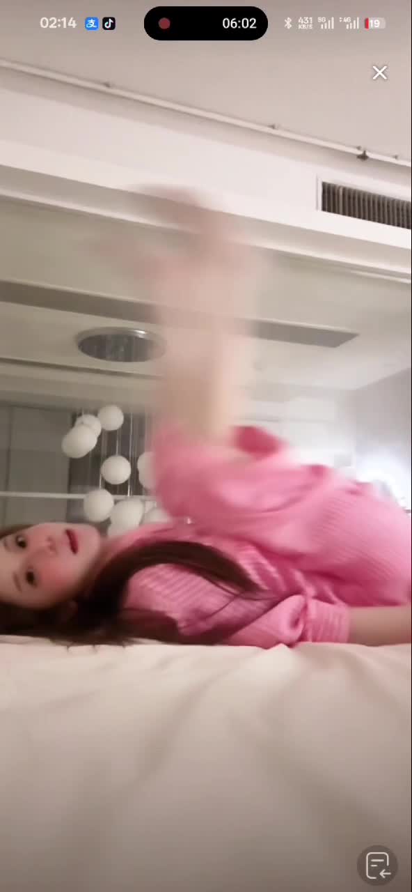 kanlupingcom 12月精选走光 (5).MP4