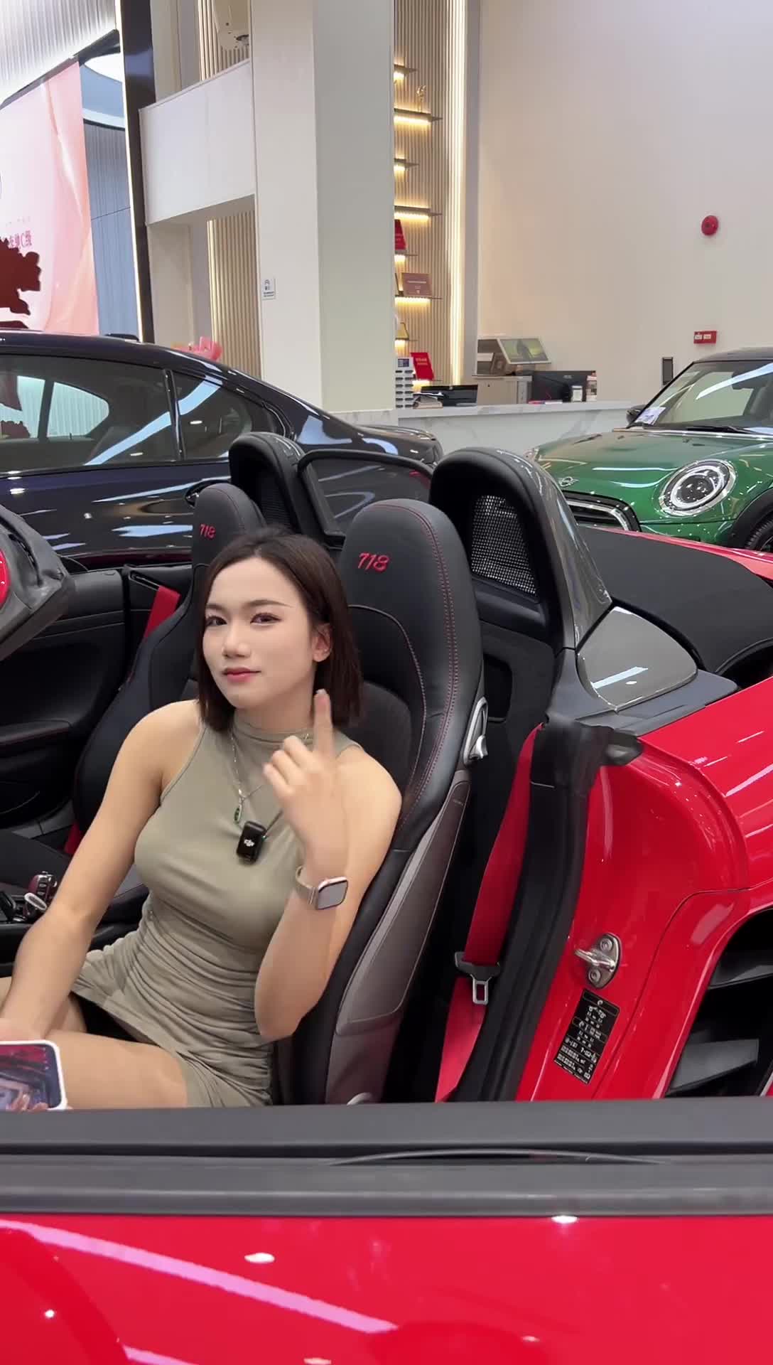 卡泰驰(佛山)蚊姐撩车KK_2025-12-19_17-02-59_036
