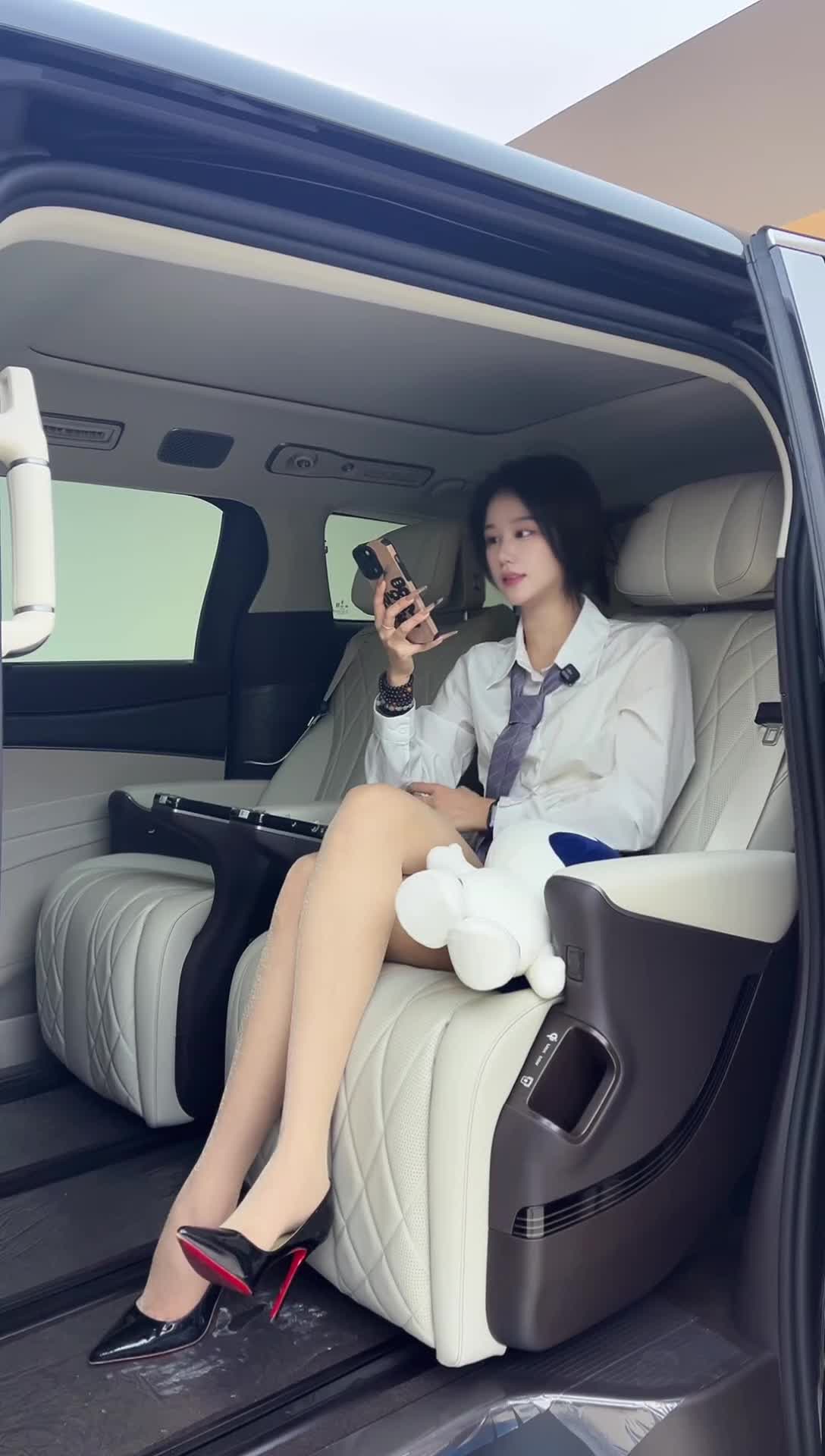 腾势汽车_｜_乐清迪之远2号直播间_2025-12-23_19-02-48_173