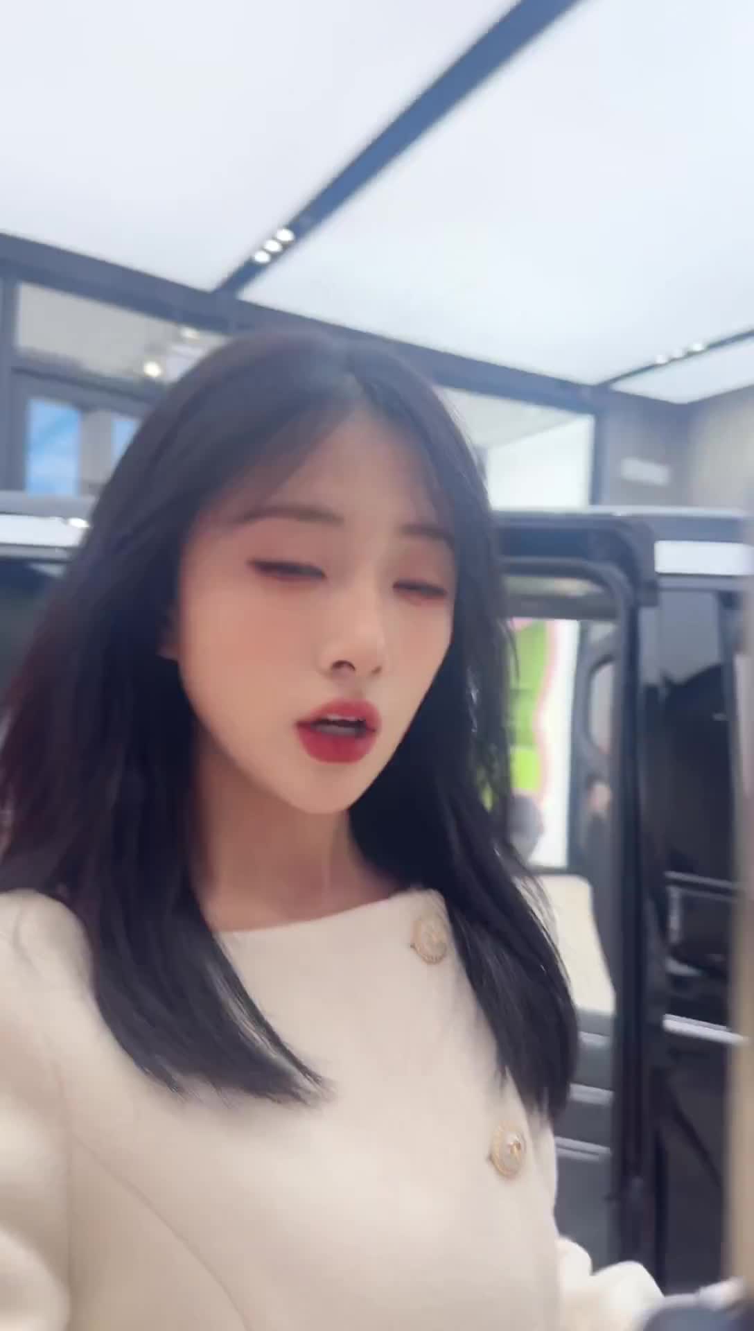 ZEEKR极氪｜乌鲁木齐会展吾悦_2025-12-27_18-02-53_004