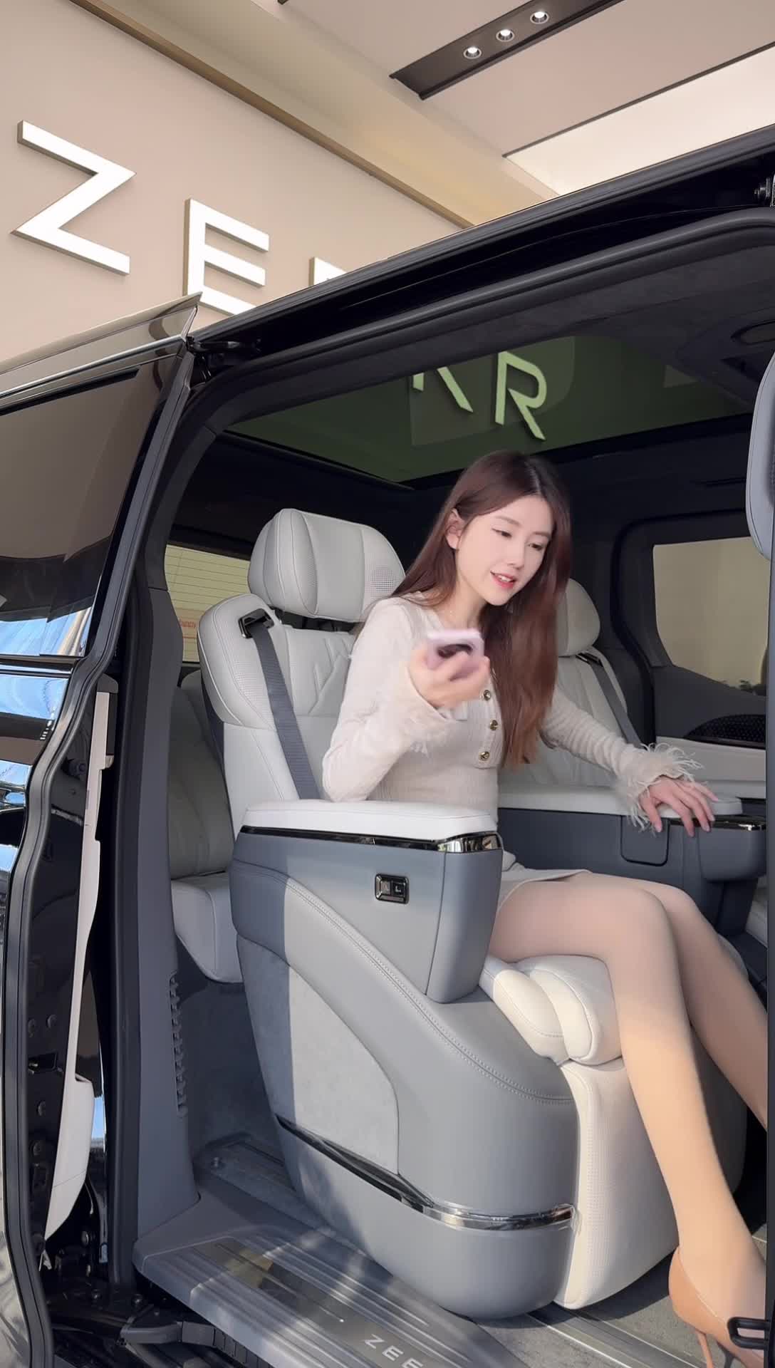 歪小蜜(想当极氪销冠版)_2026-01-07_10-45-15_098