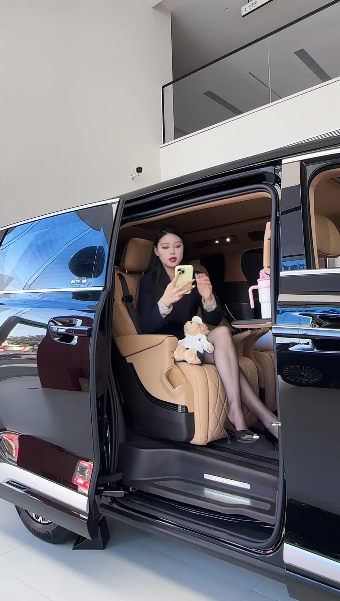 腾势汽车___驻马店威佳1号直播间_2026-01-11_11-00-03_126