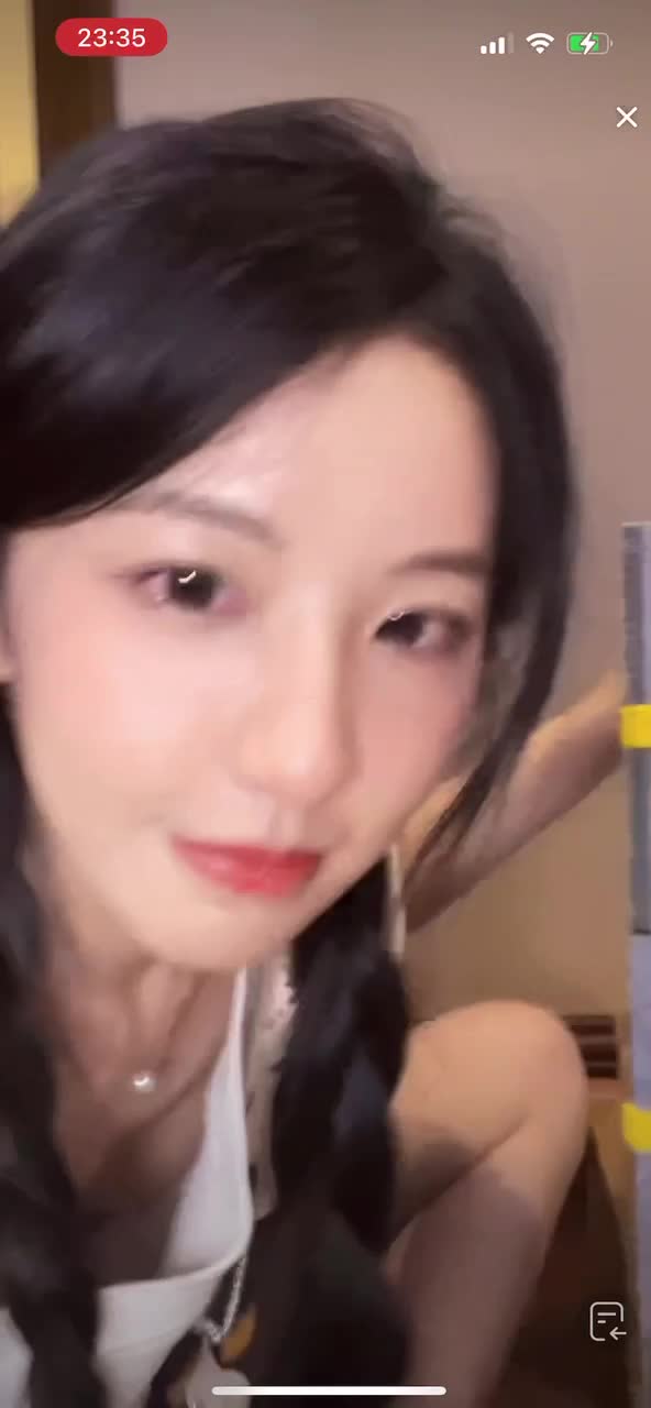 #章敢敢 走光.MOV