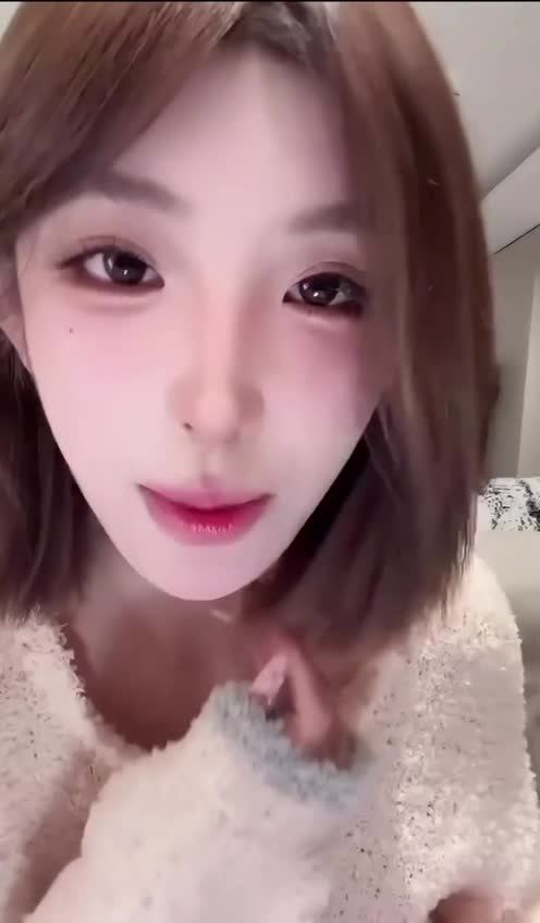 #若琳Pepper走光漏点2.MOV