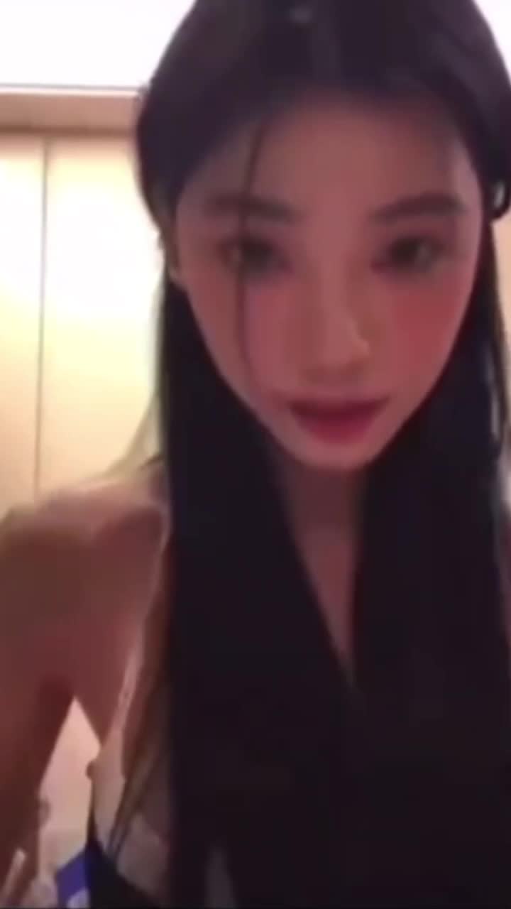 #易梦玲 走光3.MOV