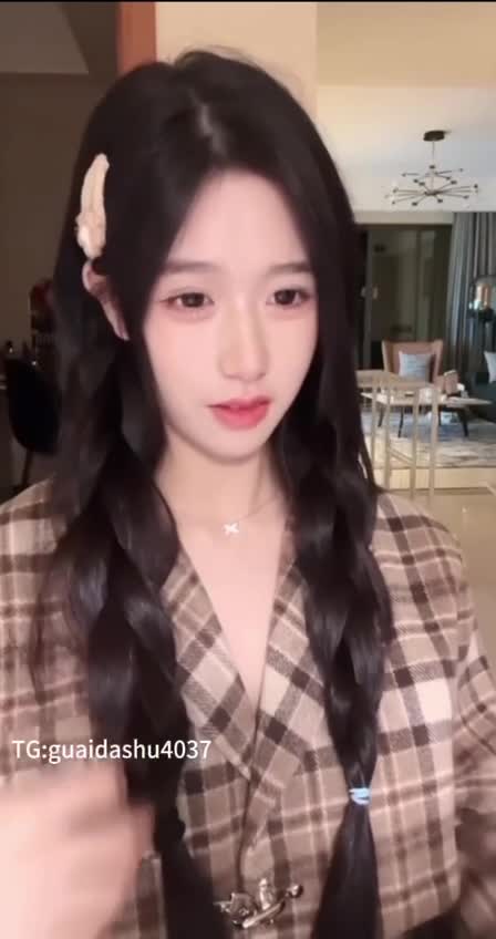 #花碎花 走光.MOV