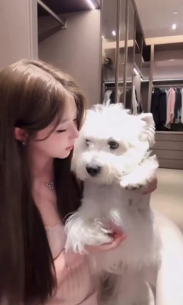 #小余想吃烧烤 走光.MOV