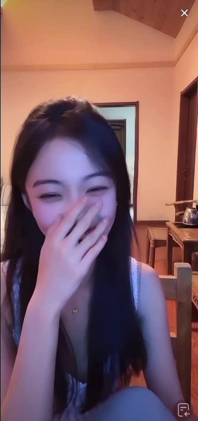 #小璐来了 走光.MP4