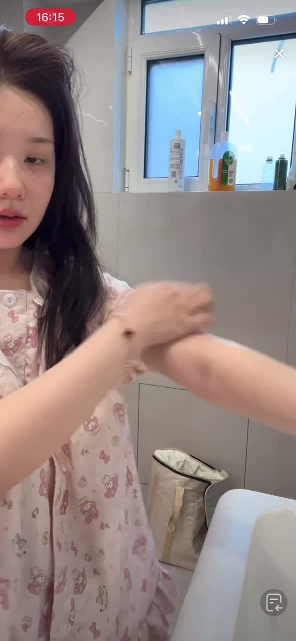 #白凡走光.MOV