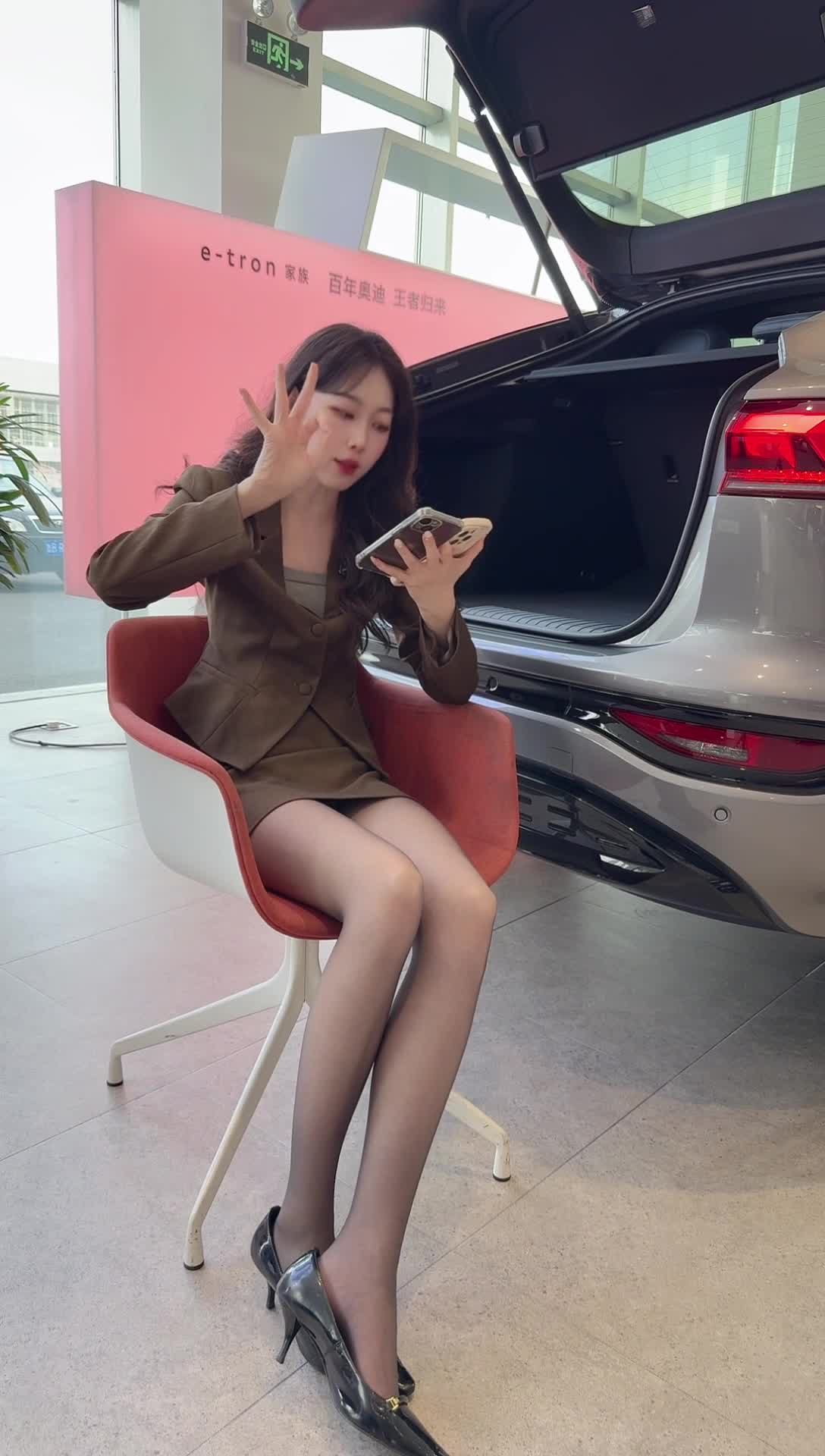 5月1日kanluping网汽车销售走光 (33)