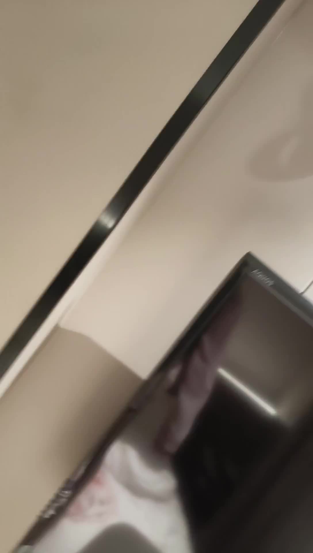 614217198_1