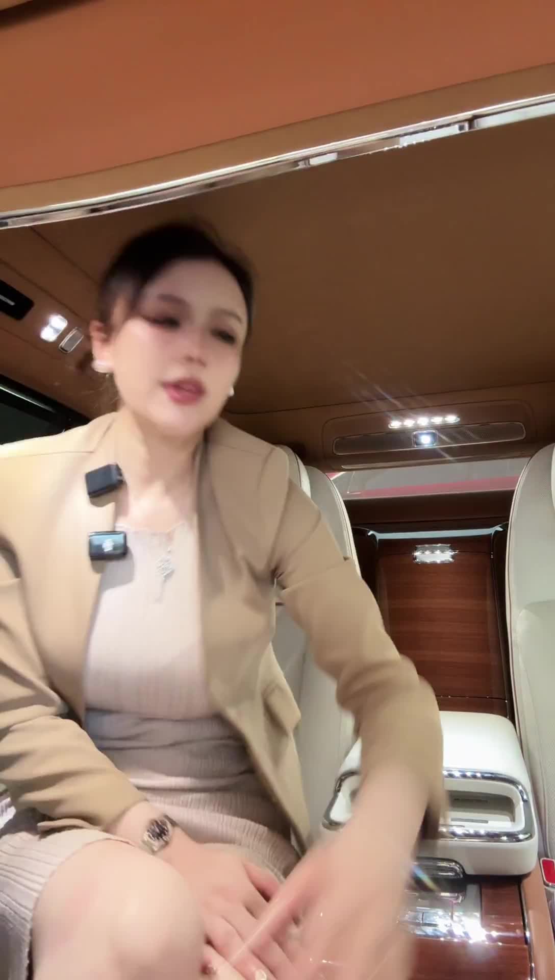 5月17日汽车销售走光露底整理kanluping网 (38)