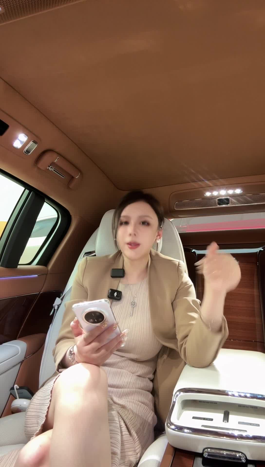 5月17日汽车销售走光露底整理kanluping网 (41)