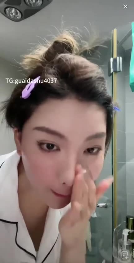 #一万街坊 走光.MOV