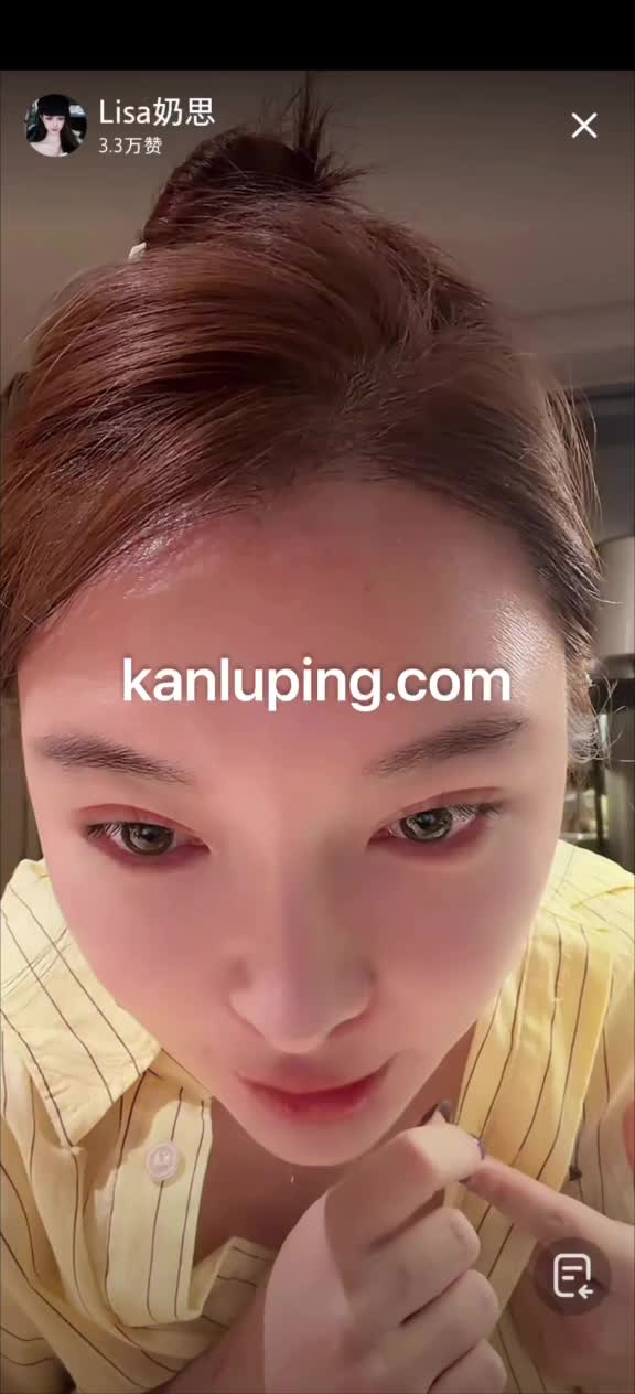 这吊钟奶真不错走光露点.MP4